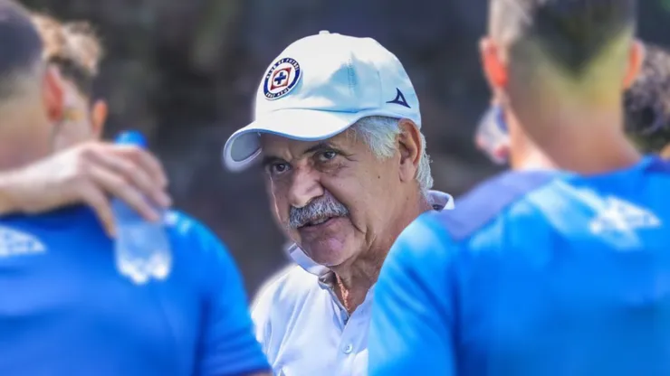 Ricardo Ferretti, DT de Cruz Azul.