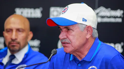 Cruz Azul contempla tres candidatos para suplir al Tuca Ferretti.