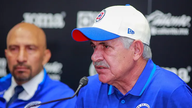 Cruz Azul contempla tres candidatos para suplir al Tuca Ferretti.