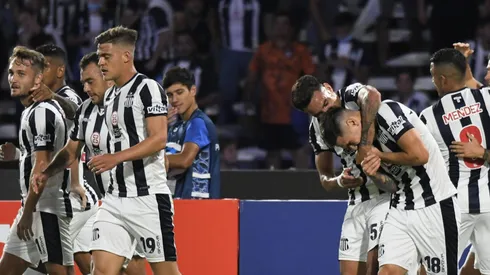 Los cementeros buscan opciones de mercado para reforzar la delantera.