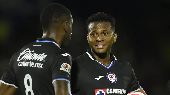 Estrada y Carneiro pasaron sin pena ni gloria. (Imago 7)