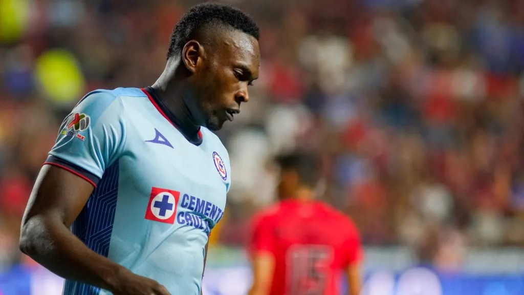 Cambindo de momento está a deber.