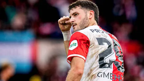 Santi Giménez, delantero del Feyenoord.