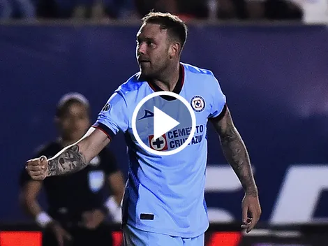 Carlos Rotondi marca su tercer gol con Cruz Azul