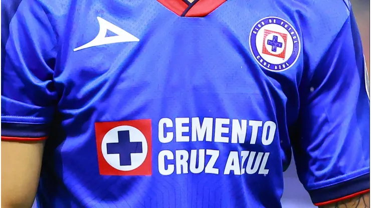 La fiesta de Carlos Salcedo revolucionó aún más la semana de Cruz Azul.
