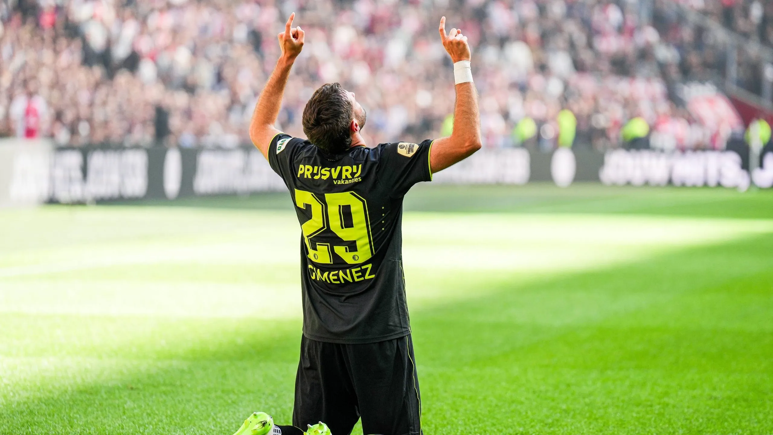 Santiago Giménez entre los máximos goleadores del futbol europeo (Imago)