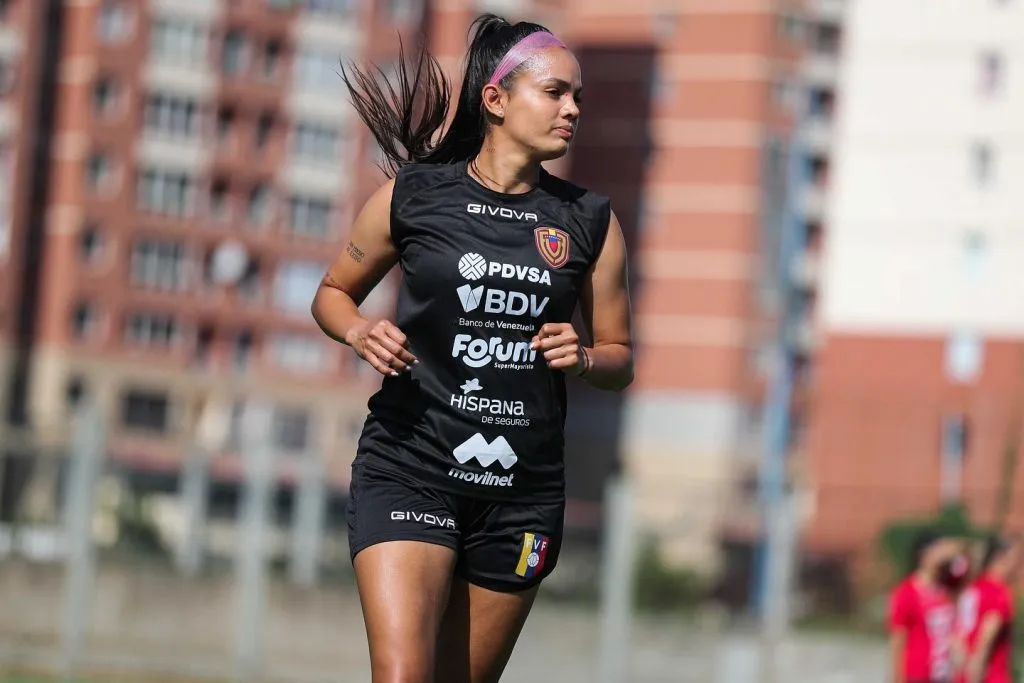 (Foto: @femeninofvf)