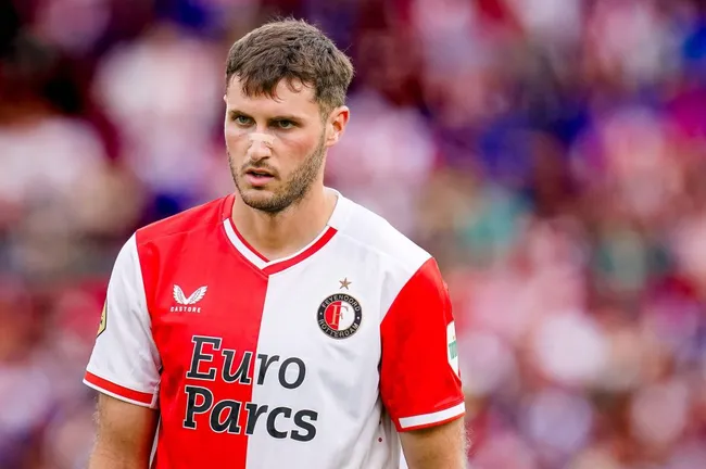 Lo que pierde Feyenoord sin Santiago Giménez (Imago)