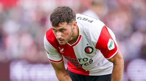 El delantero mexicano es uno de los nombres que más se están buscando en el mercado de pases europeo.