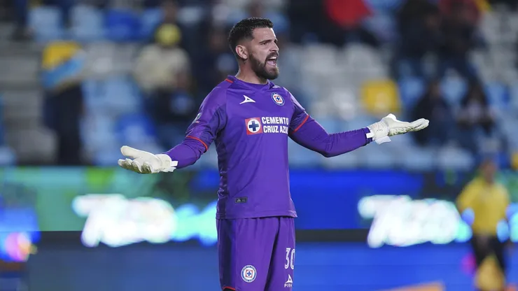 La llegada de un nuevo portero en Cruz Azul dependerá de Andrés Gudiño