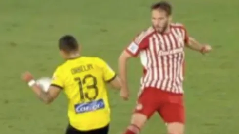 Orbelín Pineda jugó en el empate del AEK Atenas ante Olympiaco