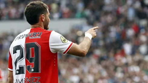 Santi Giménez anotó en la goleada del Feyenoord.