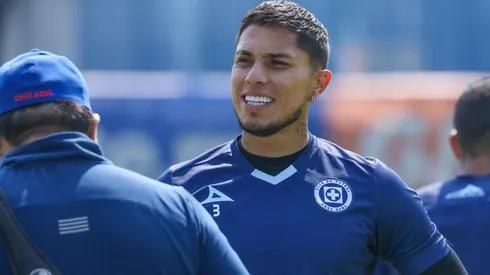 Carlos Salcedo, jugador de Cruz Azul.