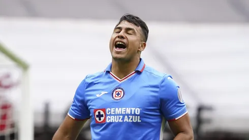 El delantero chileno se mantiene entrenando apartado del grupo y sin opciones de ingresar al primer equipo.