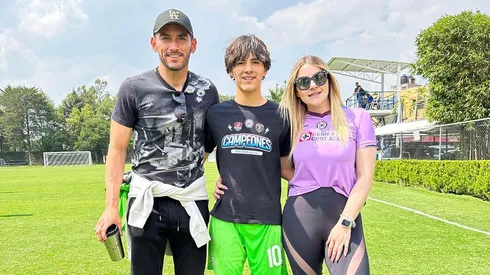 Jesús Corona al lado de su hijo José Corona.