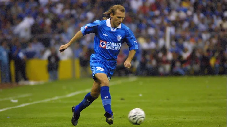 Héctor Adomaitis en su paso por Cruz Azul.