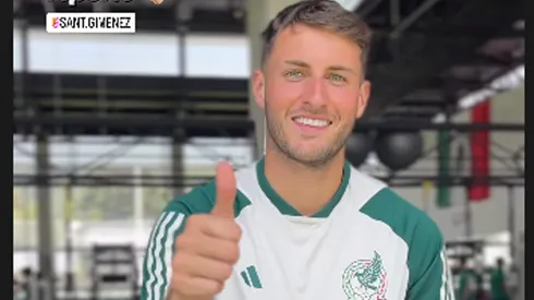 Santi Giménez ya reportó con el Tri.