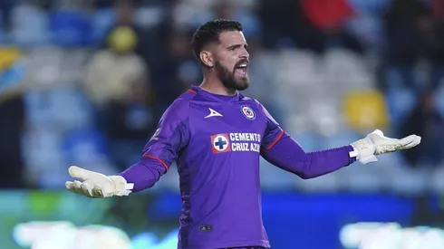 El portero veracruzano quedó expuesto -una vez más- en la derrota de los cementeros en el Clásico Joven.