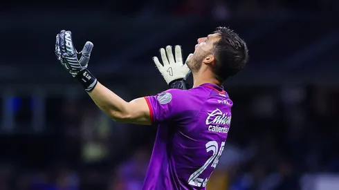 El veracruzano falló en dos de los goles americanistas y el público del Azteca le silbó.