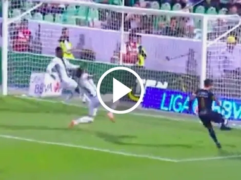 La insólita falla de Christian Tabó en su debut con Pumas