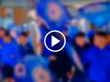 ¡ESPECTACULAR! Cruz Azul recibe serenata de la afición