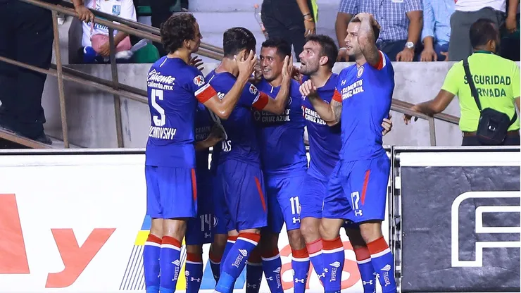 Los cementeros lograron un triunfo vital en un partido enmarcado en dos polémicas. León pidió rojas para Escobar y Castaño.