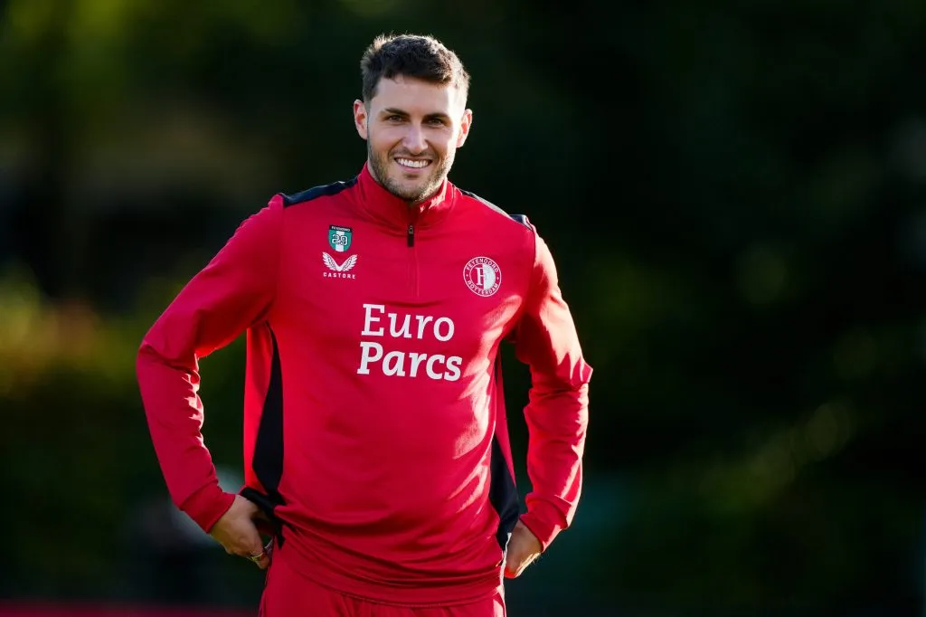 Conoce la fecha, horario y canal de TV para ver EN VIVO el duelo entre el Feyenoord de Santiago Giménez y la Lazio desde el Stadion Feijenoord, por la Jornada 3 de la Champions League.
