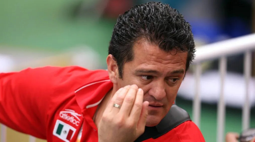 Carlos Hermosillo volvió a exponer a Joaquín Moreno en Cruz Azul (Imago)