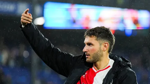 Santiago Giménez podría salir del Feyenoord