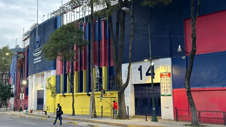 El Estadio Azul se pintó de amarillo por un momento.