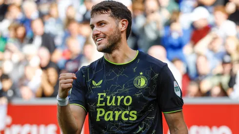 Santi Giménez regresa con el Feyenoord.