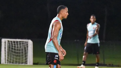 El defensor de los cementeros se encuentra concentrado con Colombia para la disputa de las Eliminatorias Sudamericanas.