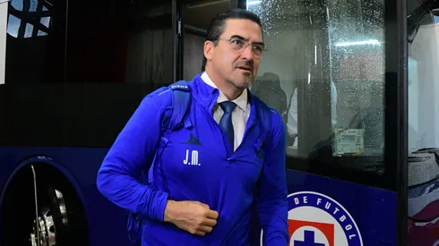 El entrenador cada vez es más cuestionado y el equipo está muy lejos de la clasificación.