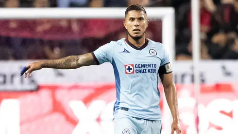 Carlos Salcedo, polémico jugador de Cruz Azul.