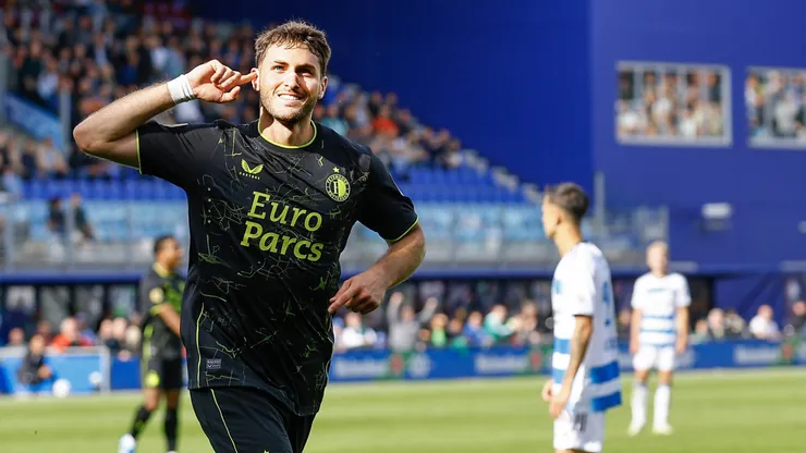 Santiago Giménez suma 12 goles en la Eredivisie