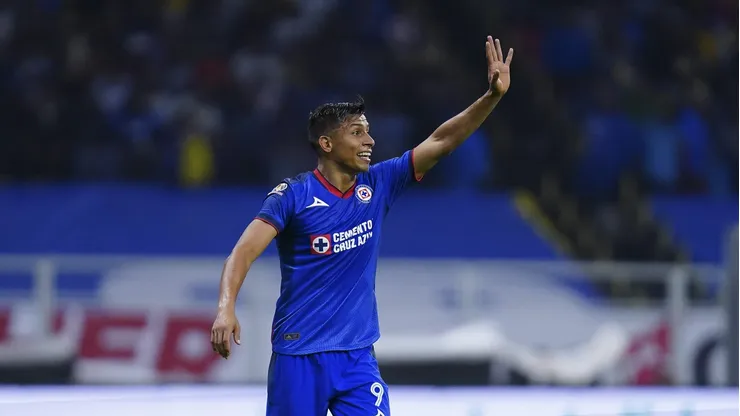 El delantero mexicano sorprendió en el once inicial y sorprende con el mejor gol en lo que va de campeonato.