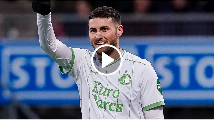 Santi volvió a anotar con el Feyenoord.