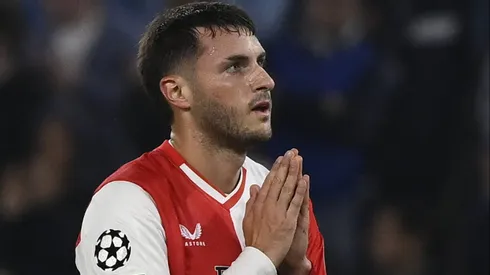 Santi Giménez regresa a la Eredivisie.