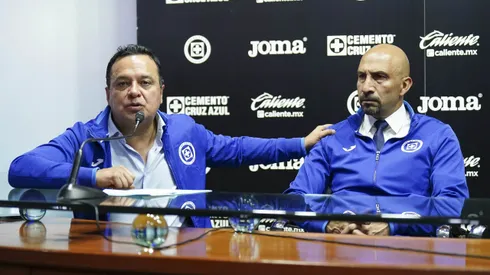 Cruz Azul oficializó la salida de Óscar Pérez