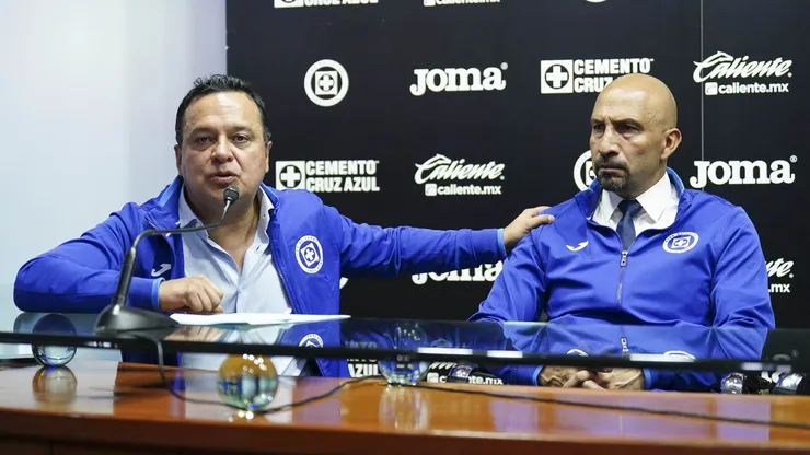Cruz Azul oficializó la salida de Óscar Pérez