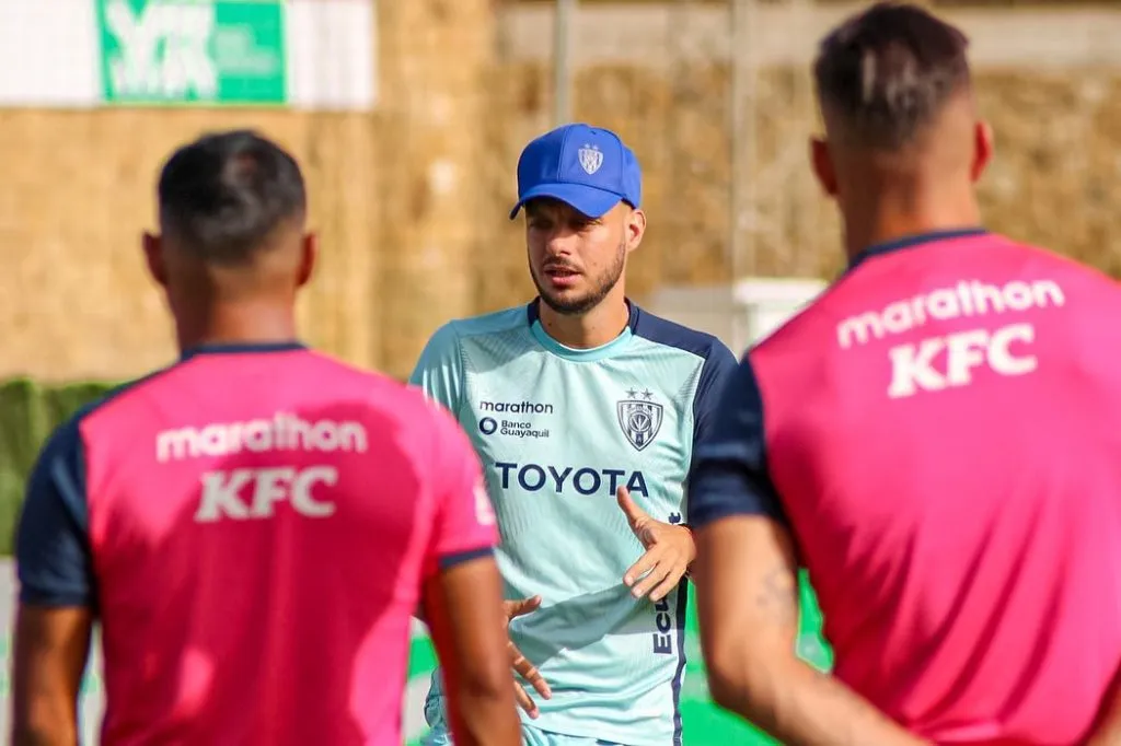 Martín Anselmi sigue al frente de Independiente del Valle. (Foto: @martinanselmidt)