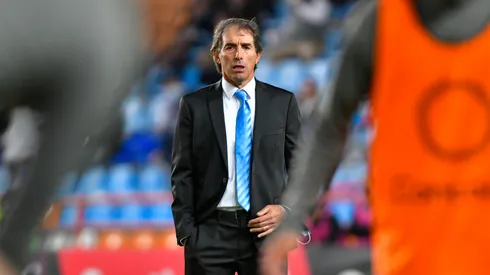 Guillermo Almada figura en la carpeta de la directiva de Cruz Azul.