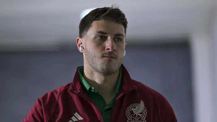 Santiago Giménez no pudo marcar contra Honduras