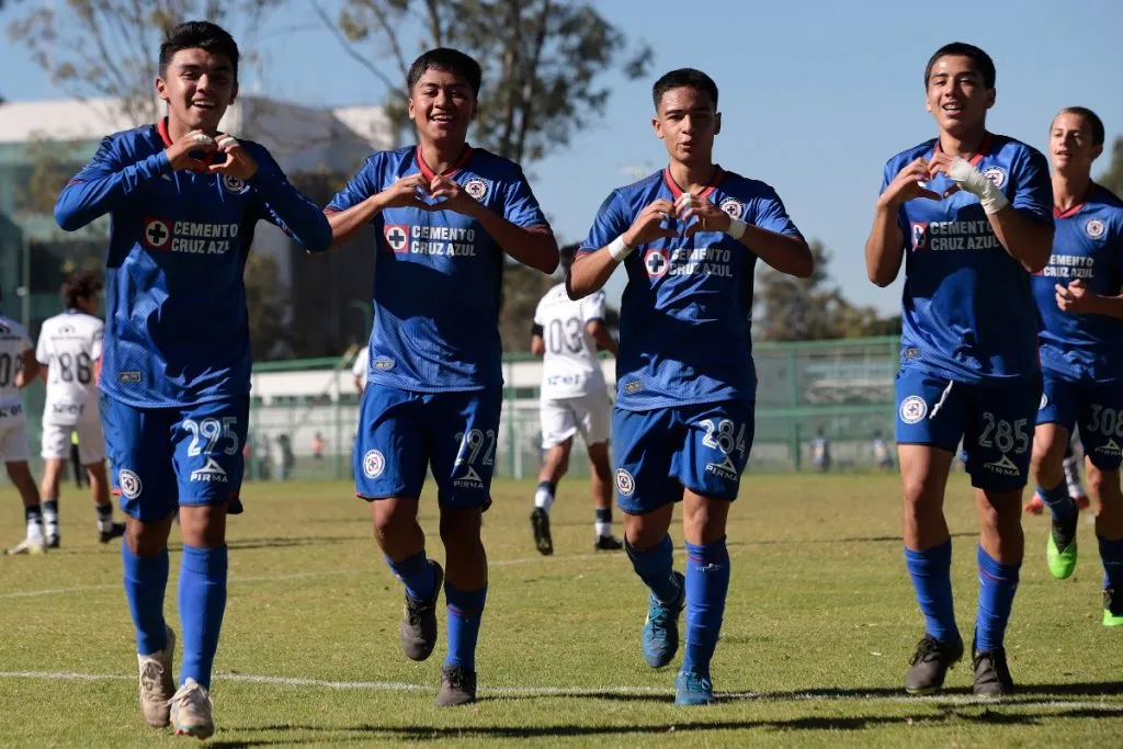 Equipo Sub-16 de Cruz Azul. (Imago7)