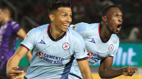 El colombiano era el amo y señor de la titularidad hasta la llegada del goleador mexicano.