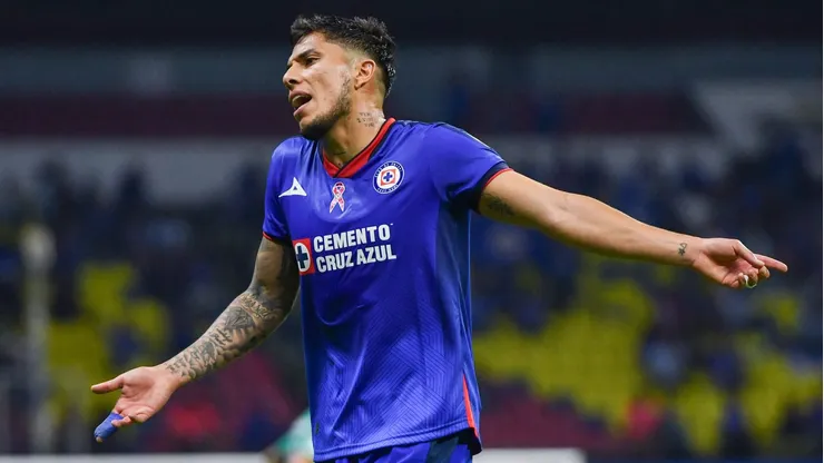 El defensor fue el chivo expiatorio de la afición y fue silbado durante todo el encuentro contra los Bravos.