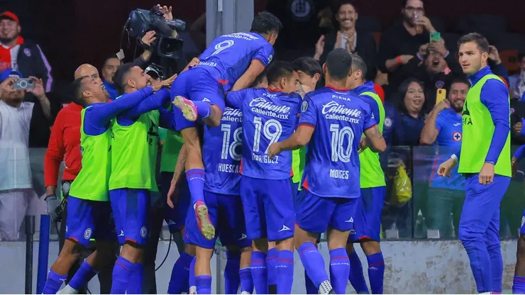 Cruz Azul, en festejo de gol ante Juárez.