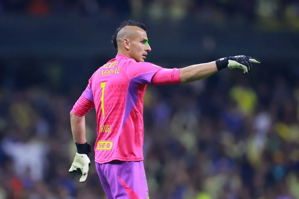 Vincularon a Nahuel Guzmán con Cruz Azul para el 2024 (Imago 7)