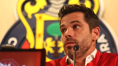 El entrenador argentino llegó con puño de hierro al conjunto tapatío y el delantero sería una de las salidas probables del equipo.