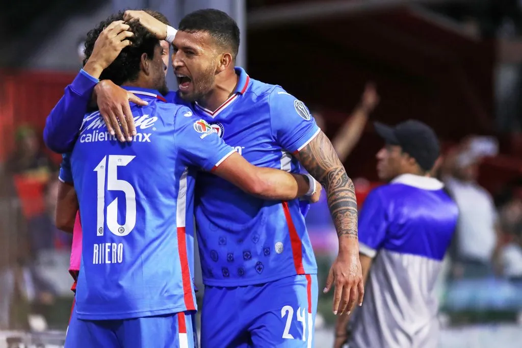 Juan Escobar e Ignacio Rivero serán los capitanes de Cruz Azul en 2024 (Imago 7)